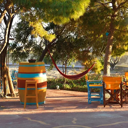 بيت شباب Chrissi Ammos