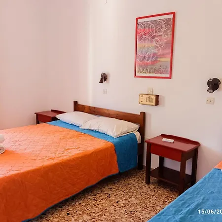 Chrissi Ammos Hostal