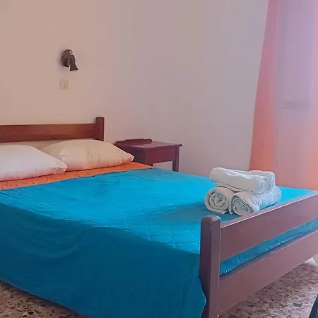 Chrissi Ammos Hostal