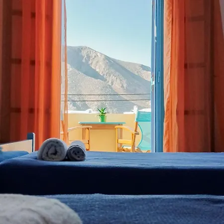 Chrissi Ammos * Perissa (Santorini)