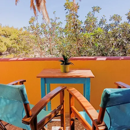 Chrissi Ammos Perissa (Santorini)