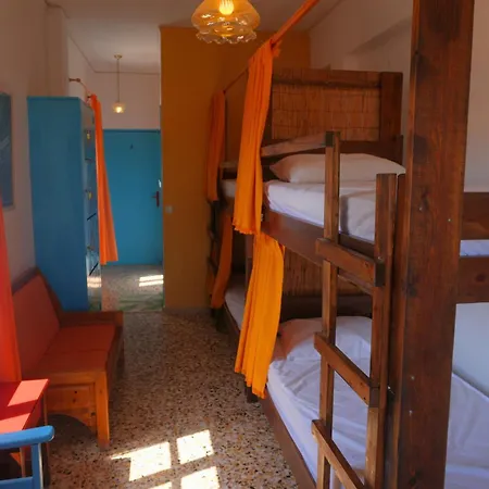 Hostel Chrissi Ammos Περίσσα