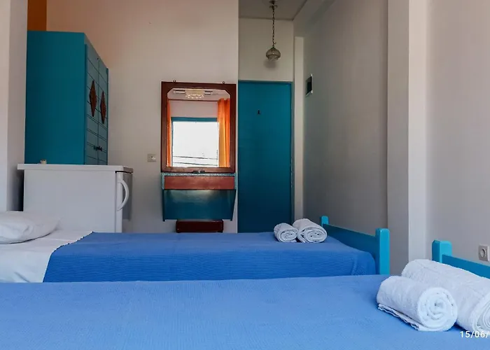 Chrissi Ammos Hostel Περίσσα