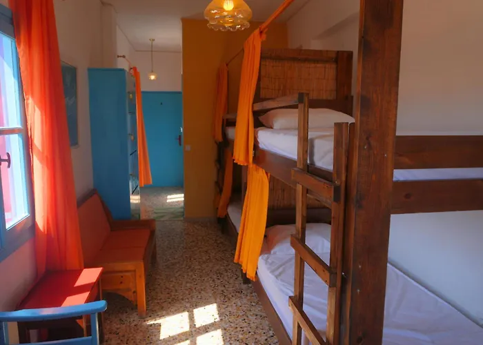 Hostel Chrissi Ammos Περίσσα