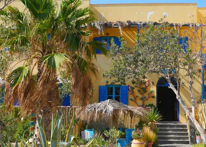 Chrissi Ammos Hostel Περίσσα