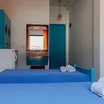 Chrissi Ammos Hostel Perissa (Santorini)