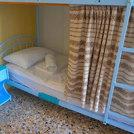 Chrissi Ammos Hostel *