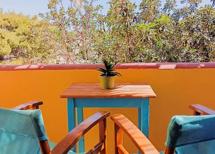 Chrissi Ammos Perissa (Santorini)