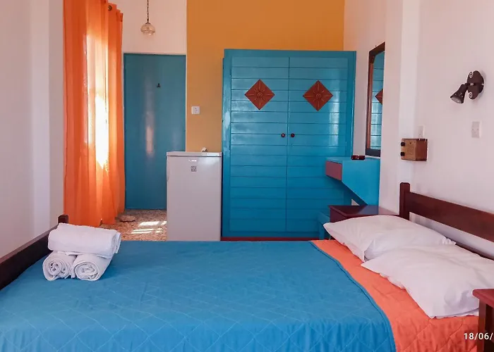 Hostel Chrissi Ammos Perissa (Santorini)