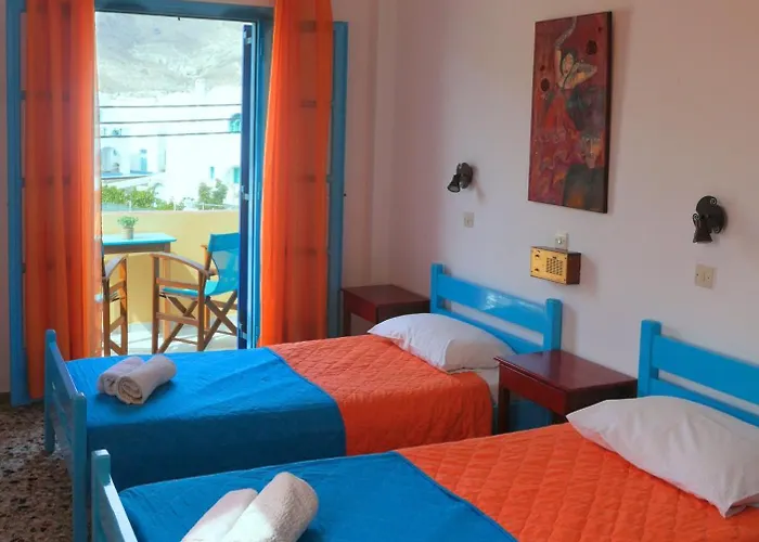 Chrissi Ammos Hostel Perissa (Santorini)