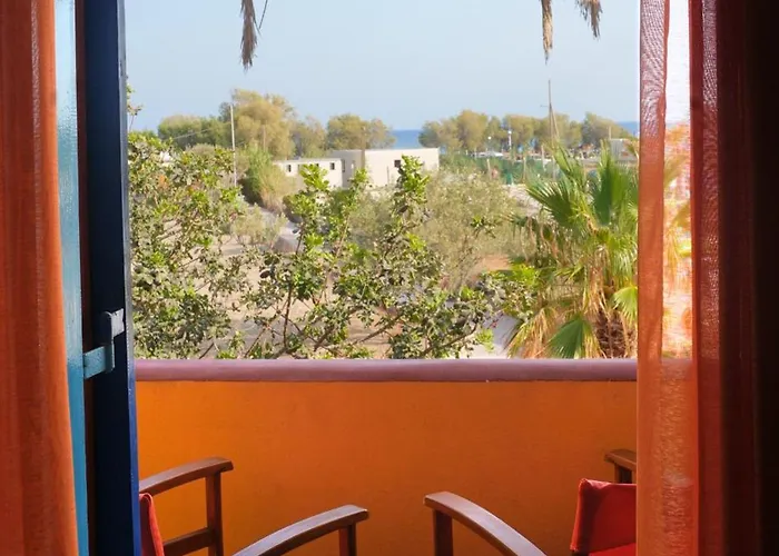 Хостел Chrissi Ammos *